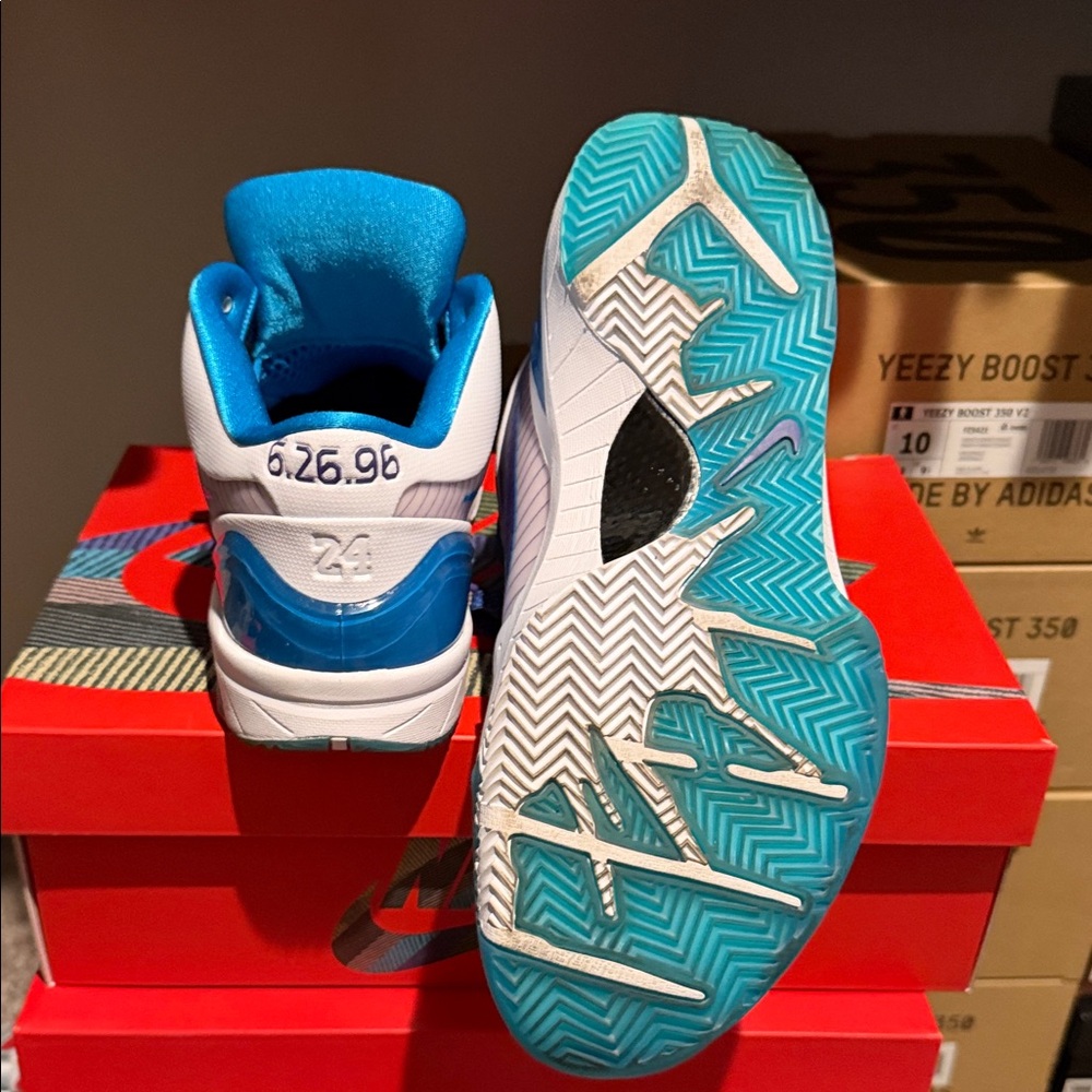 Nike Kobe 4 Protro Draft Day Hornets - NO BOX - Picture 9 of 9